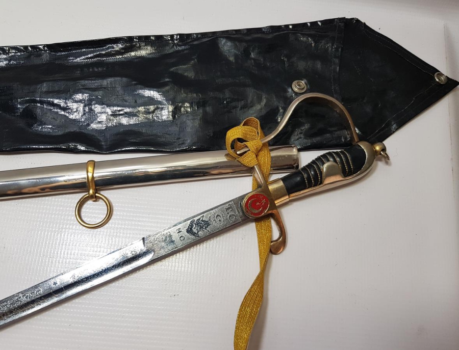 ORİJİNAL KORUMA KILIFINDA ANTİKA SUBAY KILICI