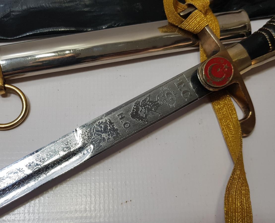 ORİJİNAL KORUMA KILIFINDA ANTİKA SUBAY KILICI