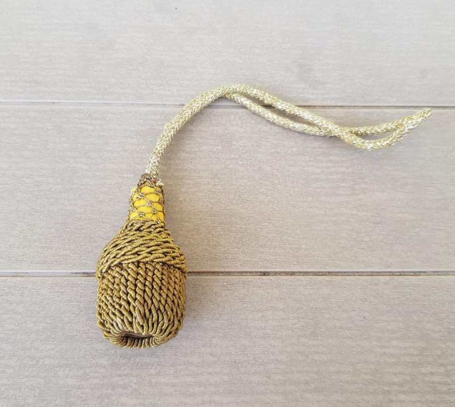 ANTİKA KILIÇ PÜSKÜLÜ