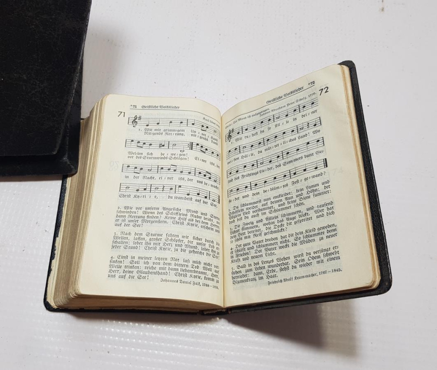 1941 TARİHLİ ALMANCA İLAHİ KİTABI