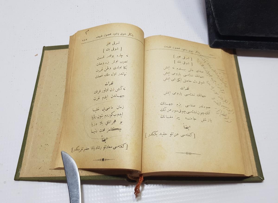 OSMANLICA ŞARKILAR KİTABI