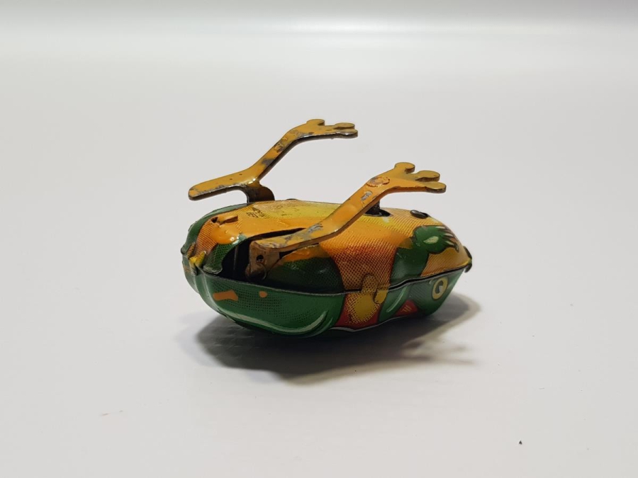 ANTİKA TENEKE OYUNCAK KURBAĞA