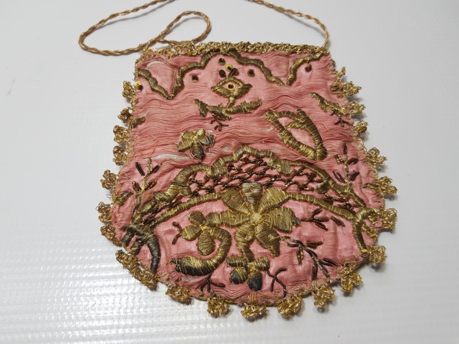 OSMANLI DÖNEMİ ALTIN SIRMA İŞÇİLİKLİ YATIK İŞ GELİN KESESİ