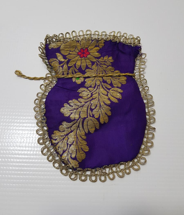 OSMANLI DÖNEMİ ALTIN SIRMA İŞLEMELİ MOR RENKLİ ELMASİYE KESE