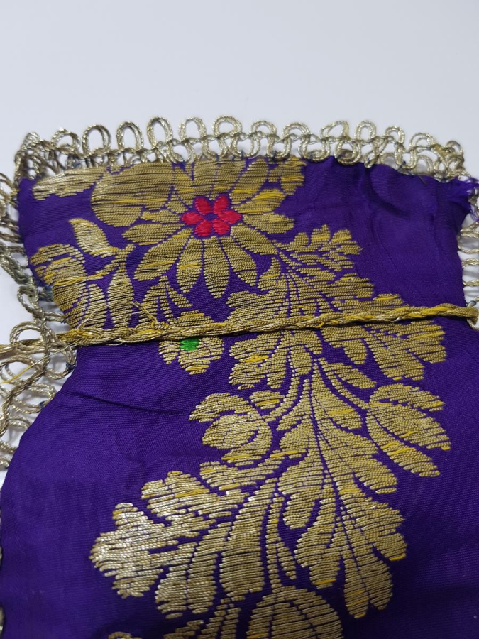 OSMANLI DÖNEMİ ALTIN SIRMA İŞLEMELİ MOR RENKLİ ELMASİYE KESE