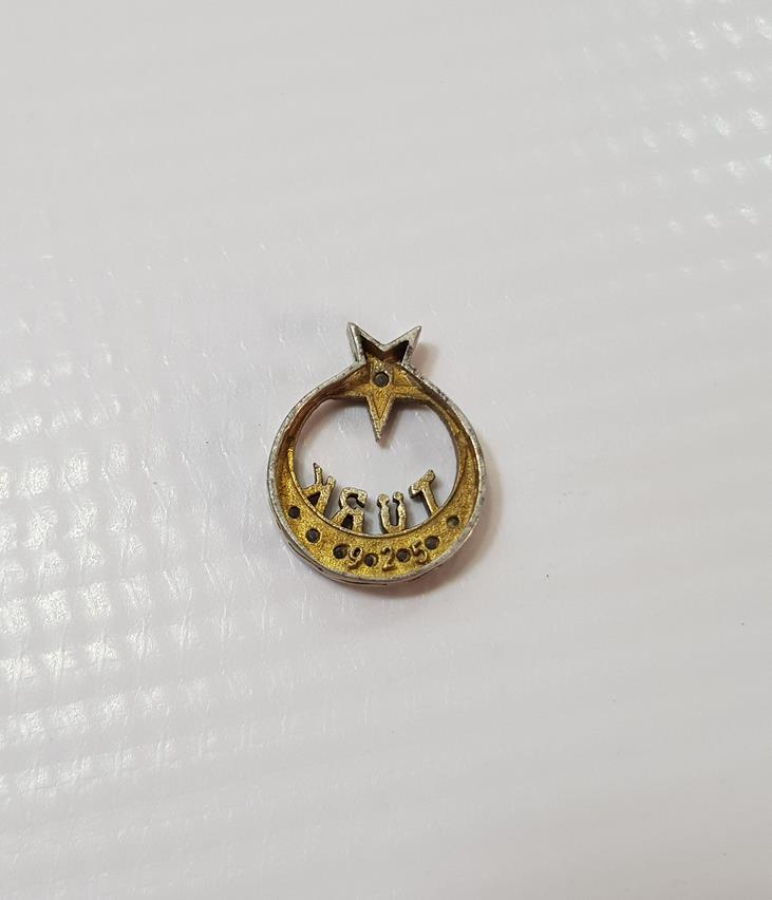 ZİRKON TAŞLARLA SÜSLÜ TÜRK YAZILI AY YILDIZ FORMLU GÜMÜŞ APLİK