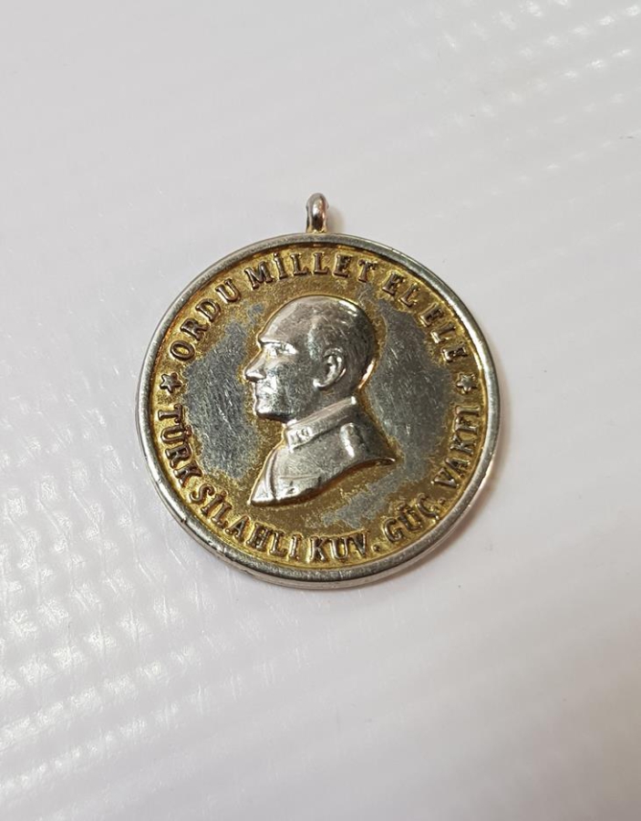 ATATÜRK RESİMLİ TÜRK SİLAHLI KUVVETLERİNİ GÜÇLENDİRME VAKFI MADALYASI