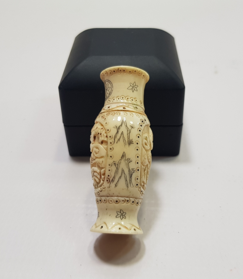 EL OYMA İŞÇİLİKLİ UZAK DOĞU YAPIMI MİNYATÜR KEMİK VAZO