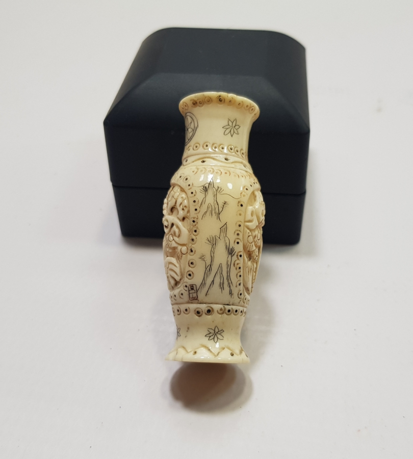 EL OYMA İŞÇİLİKLİ UZAK DOĞU YAPIMI MİNYATÜR KEMİK VAZO