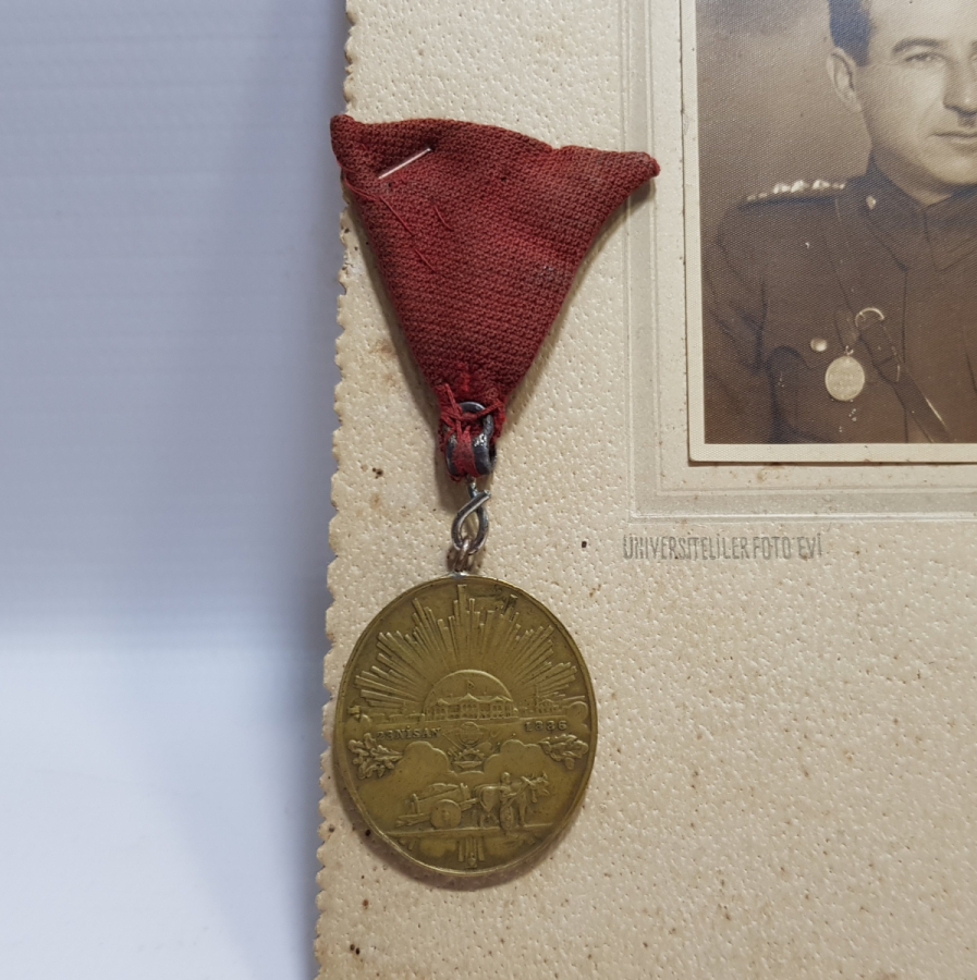 ORİJİNAL İSTİKLAL MADALYASI VE MADALYALI SUBAYLAR FOTOĞRAFI