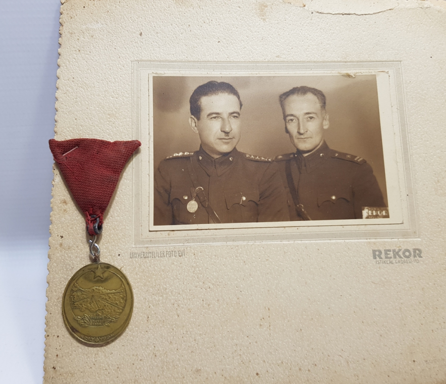 ORİJİNAL İSTİKLAL MADALYASI VE MADALYALI SUBAYLAR FOTOĞRAFI