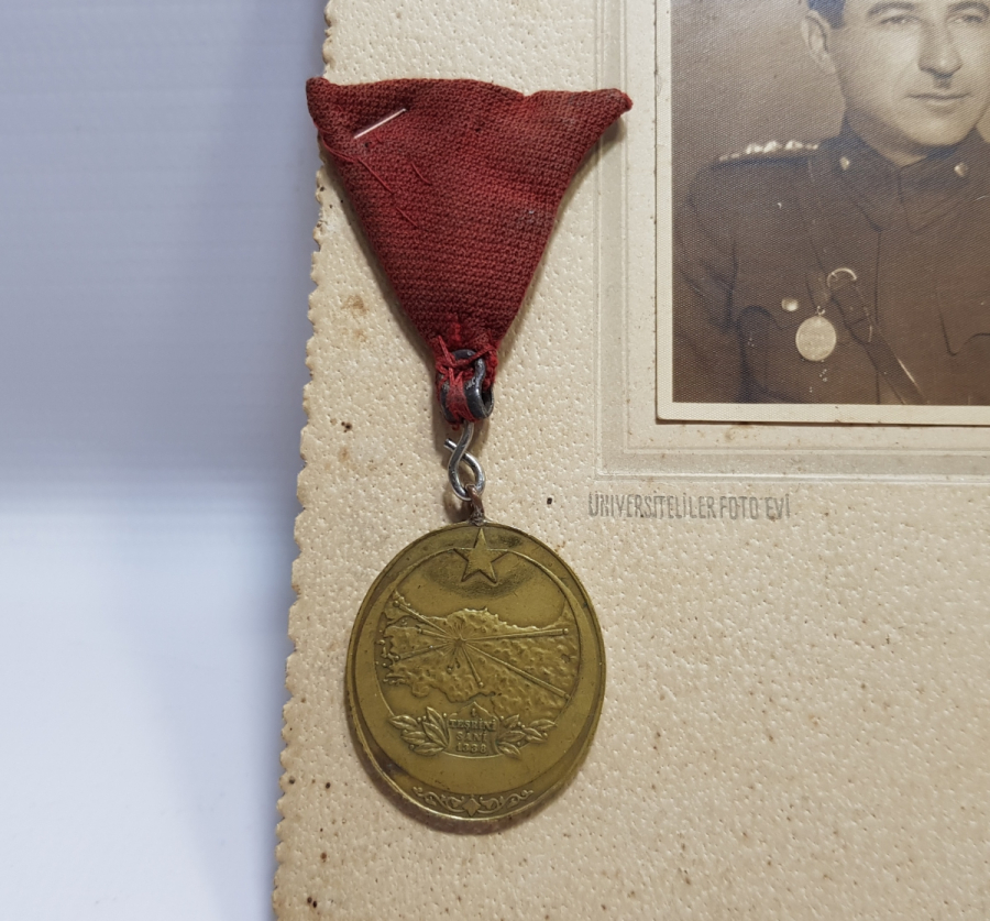 ORİJİNAL İSTİKLAL MADALYASI VE MADALYALI SUBAYLAR FOTOĞRAFI