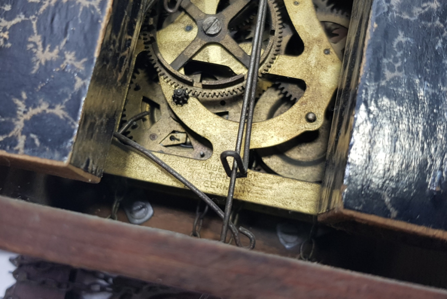 KARAORMAN MODELİ ANTİKA GUGUKLU TOPLU DUVAR SAATİ