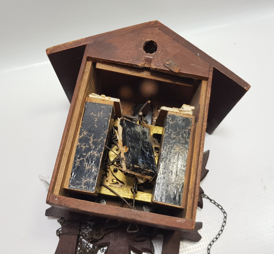 KARAORMAN MODELİ ANTİKA GUGUKLU TOPLU DUVAR SAATİ