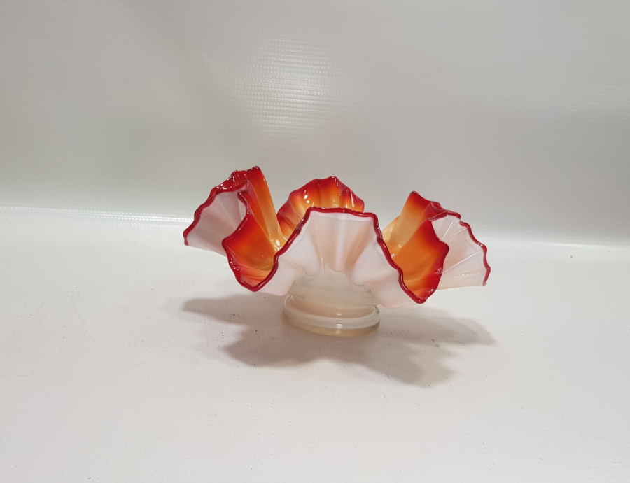 MİNE İŞÇİLİKLİ ANTİKA FIRFIRLI LOKUMLUK