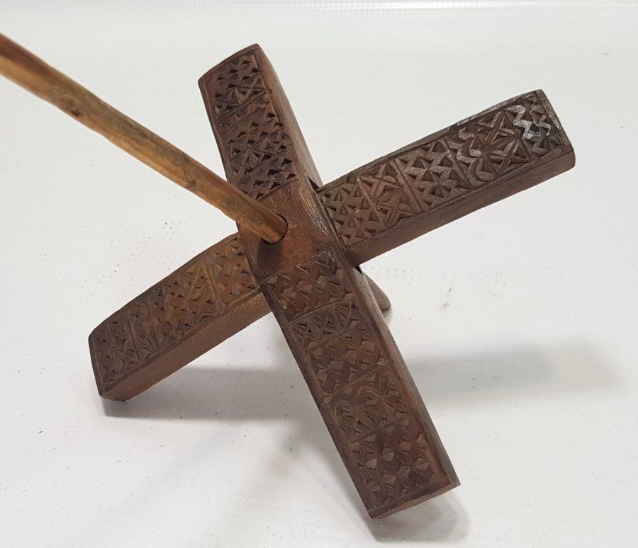 ÜZERİ İŞLEMELİ OSMANLI DÖNEMİ AHŞAP KİRMAN