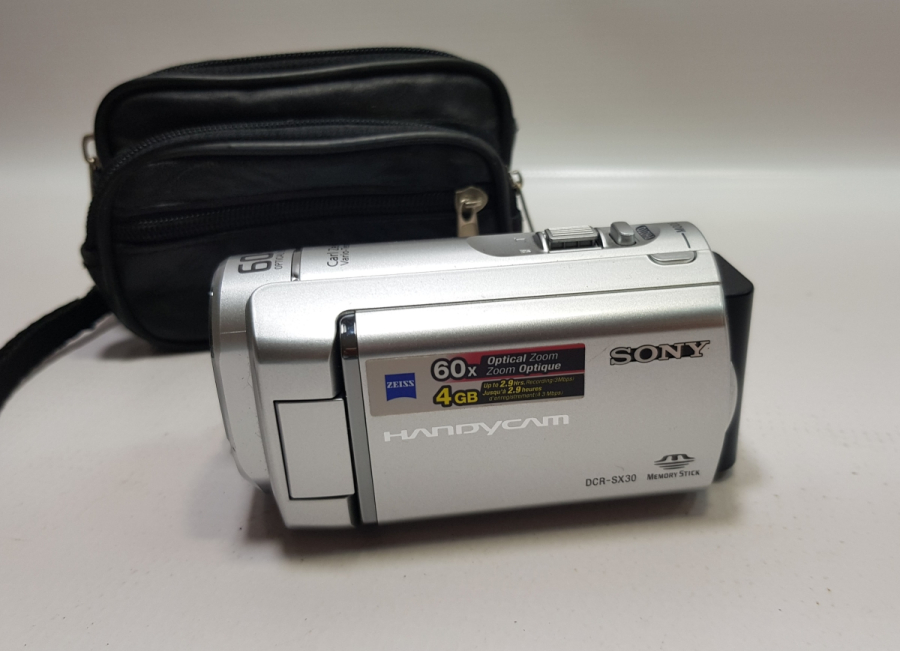 ORİJİNAL ÇANTASINDA VİDEO KAMERA