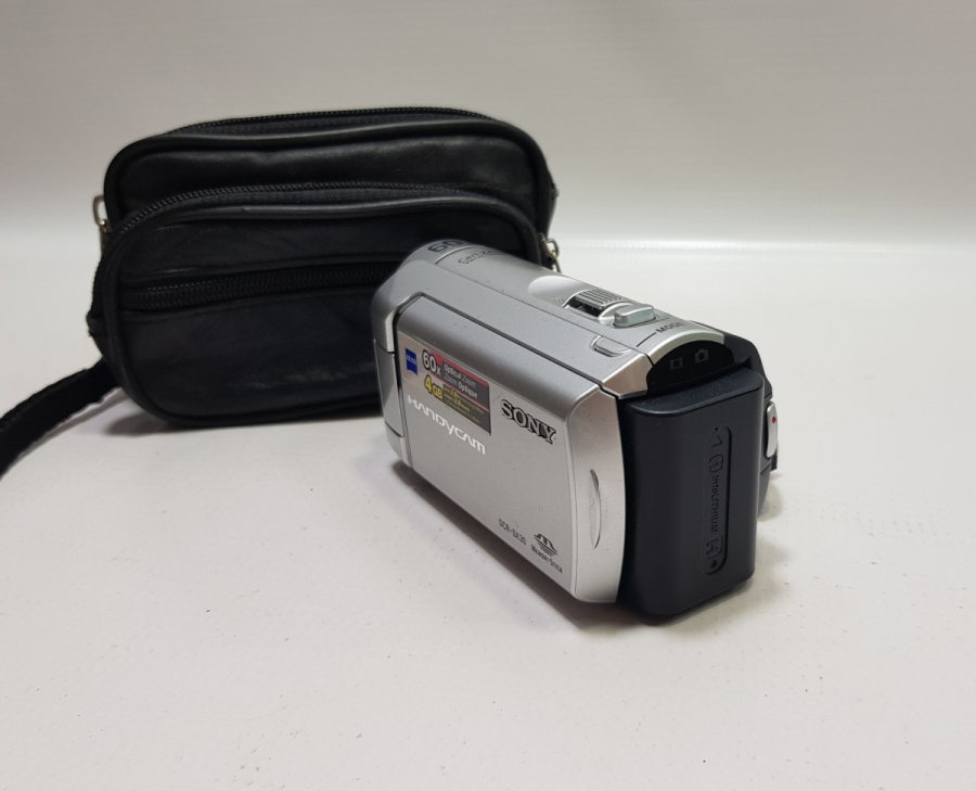 ORİJİNAL ÇANTASINDA VİDEO KAMERA