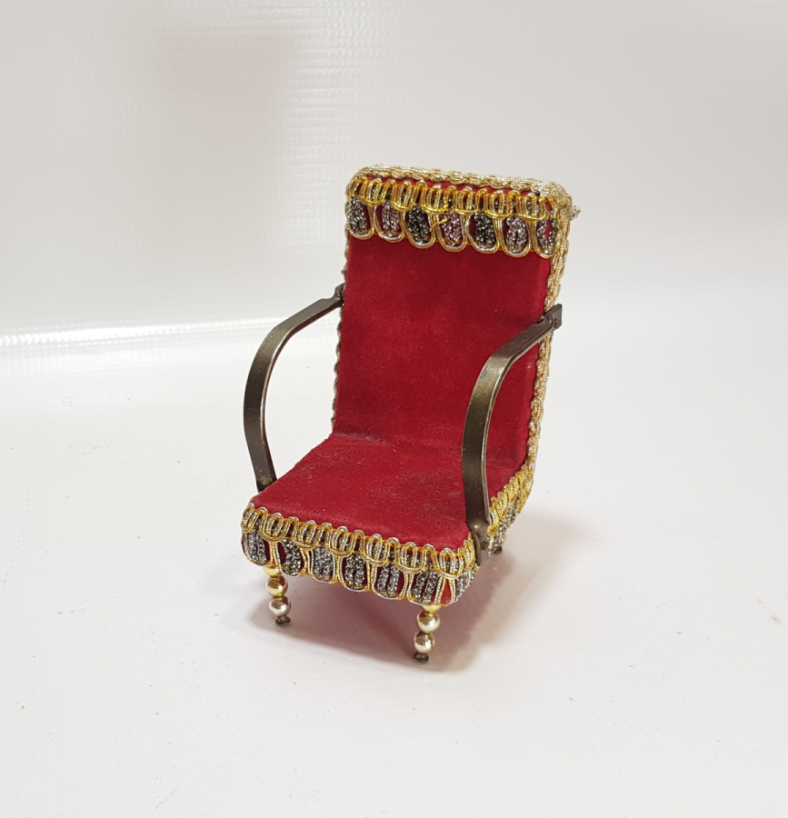 KOLTUK FORMUNDA YAPILMIŞ ANTİKA CEP SAATİ STANDI