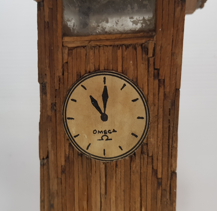 OSMANLI DÖNEMİ SAAT KULESİ FORMUNDA YAPILMIŞ EL YAPIMI BÜYÜK BOY AHŞAP MASA ÜSTÜ OBJESİ