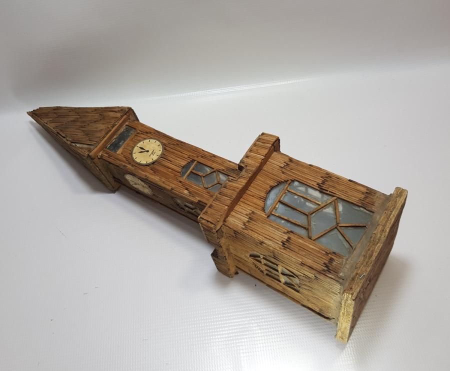 OSMANLI DÖNEMİ SAAT KULESİ FORMUNDA YAPILMIŞ EL YAPIMI BÜYÜK BOY AHŞAP MASA ÜSTÜ OBJESİ