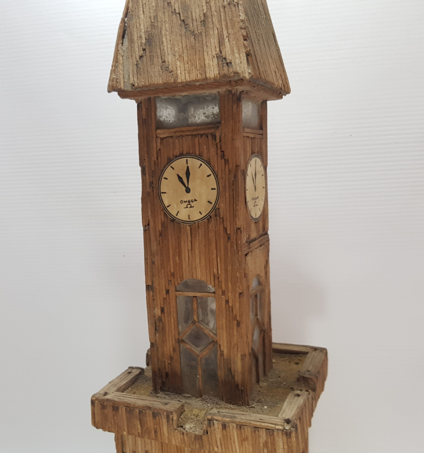 OSMANLI DÖNEMİ SAAT KULESİ FORMUNDA YAPILMIŞ EL YAPIMI BÜYÜK BOY AHŞAP MASA ÜSTÜ OBJESİ