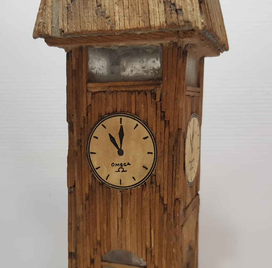 OSMANLI DÖNEMİ SAAT KULESİ FORMUNDA YAPILMIŞ EL YAPIMI BÜYÜK BOY AHŞAP MASA ÜSTÜ OBJESİ