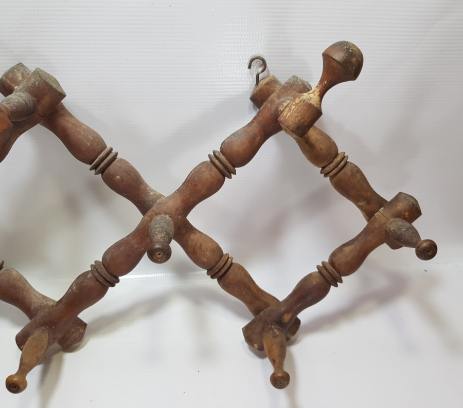 OSMANLI DÖNEMİ AHŞAP AKORDİYON ASKILIK