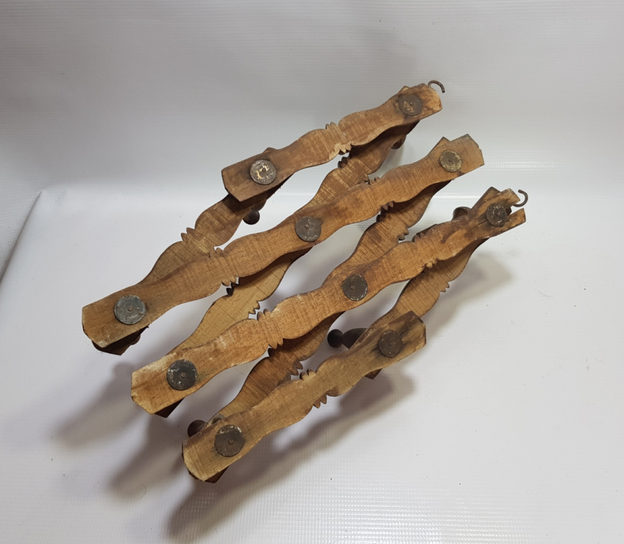 OSMANLI DÖNEMİ AHŞAP AKORDİYON ASKILIK