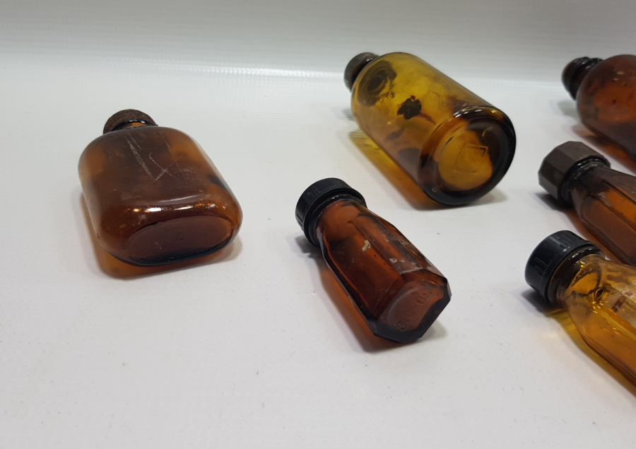 ECZACILIK TARİHİ - ANTİKA CAM İLAÇ ŞİŞESİ LOTU