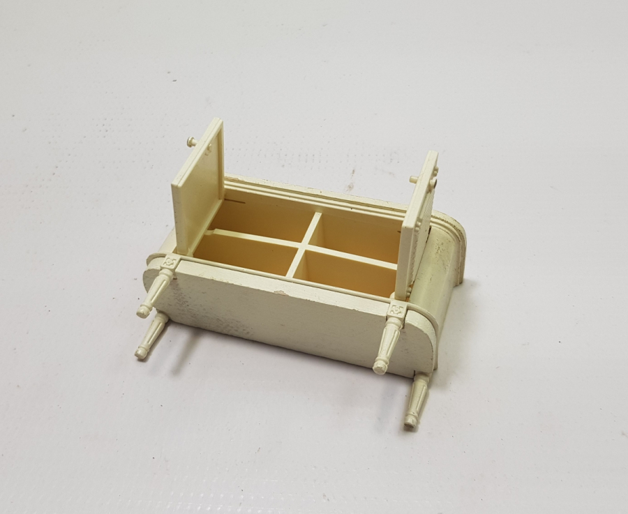 ANTİKA NOSTALJİK AHŞAP KAPAKLI MİNYATÜR DOLAP