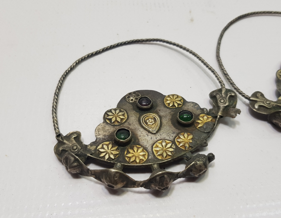 OSMANLI DÖNEMİ ÜZERİ DOĞAL TAŞLARLA SÜSLÜ BALIK FORMLU ERMENİ İŞİ BÜYÜK BOY GELİN KÜPESİ