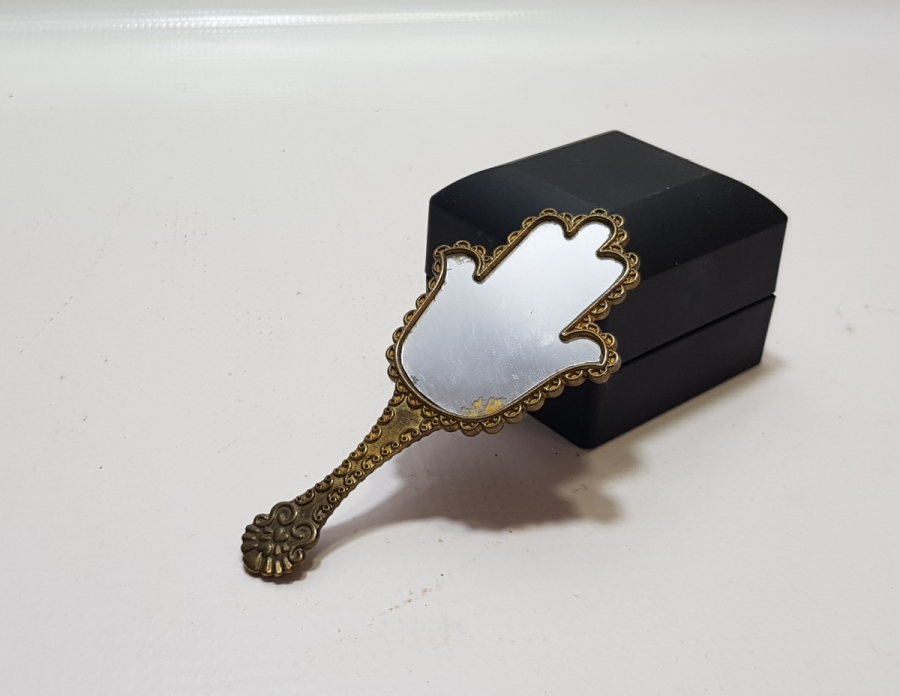 FATMA ANA ELİ FORMLU ANTİKA EL AYNASI