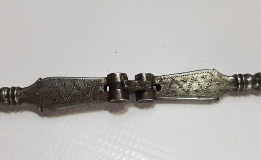 ÜZERİ İŞLEMELİ OSMANLI DÖNEMİ EL YAPIMI NADİR CEVİZ KIRACAĞI