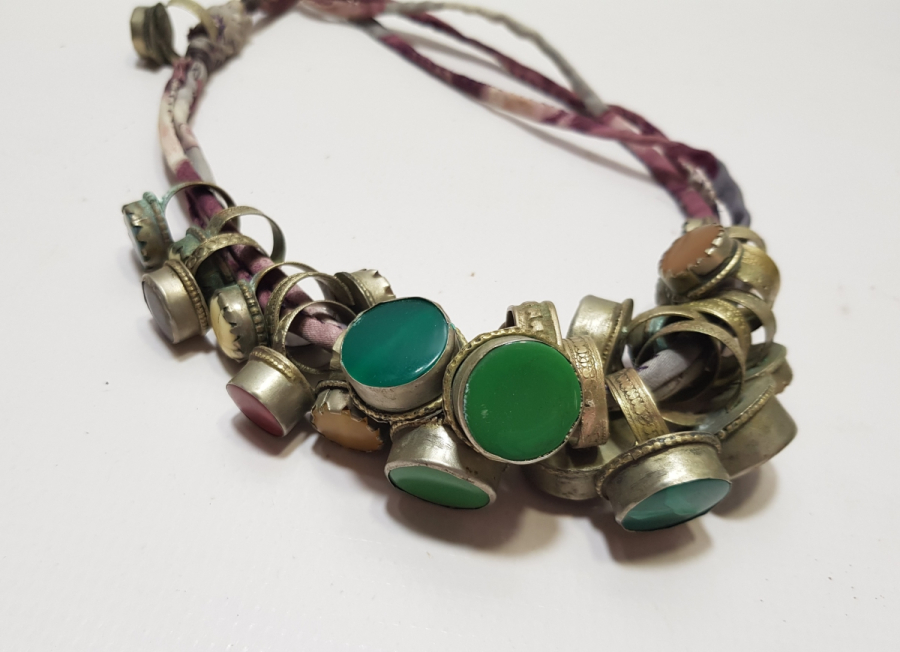 ÜZERİNDE ONLARCA YÜZÜK BULUNAN OSMANLI DÖNEMİ YÜZÜKÇÜ BAĞI