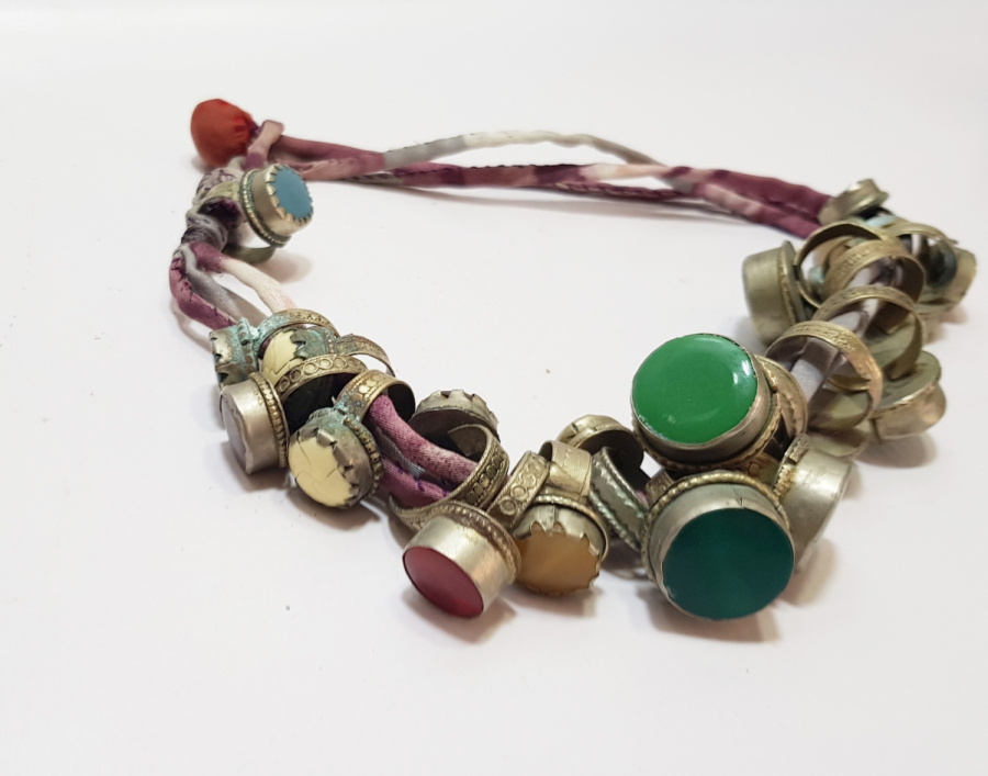 ÜZERİNDE ONLARCA YÜZÜK BULUNAN OSMANLI DÖNEMİ YÜZÜKÇÜ BAĞI