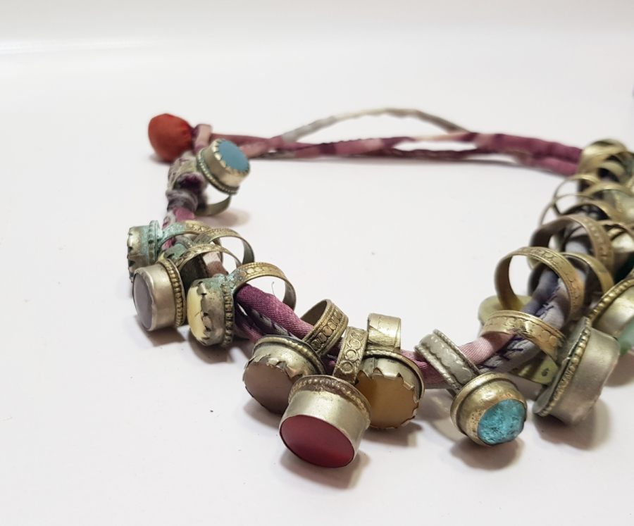 ÜZERİNDE ONLARCA YÜZÜK BULUNAN OSMANLI DÖNEMİ YÜZÜKÇÜ BAĞI