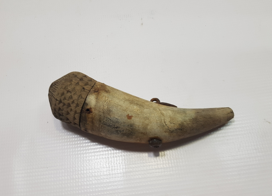 OSMANLI DÖNEMİ BOYNUZ BARUTLUK