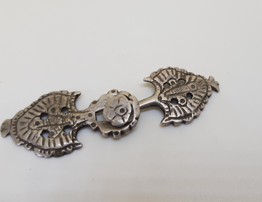 ÜZERİ TUĞRALI OSMANLI DÖNEMİ NADİR GÜMÜŞ GELİN CEPKENİ DÜĞMESİ