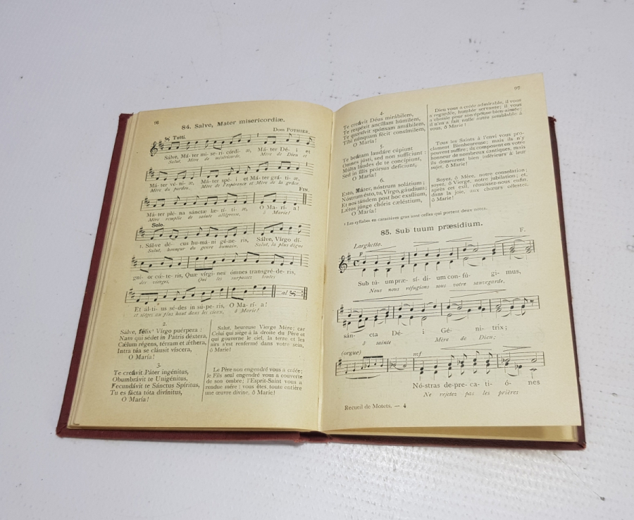 1922 TARİHLİ DİNİ İÇERİKLİ FRANSIZCA MÜZİK DEFTERİ