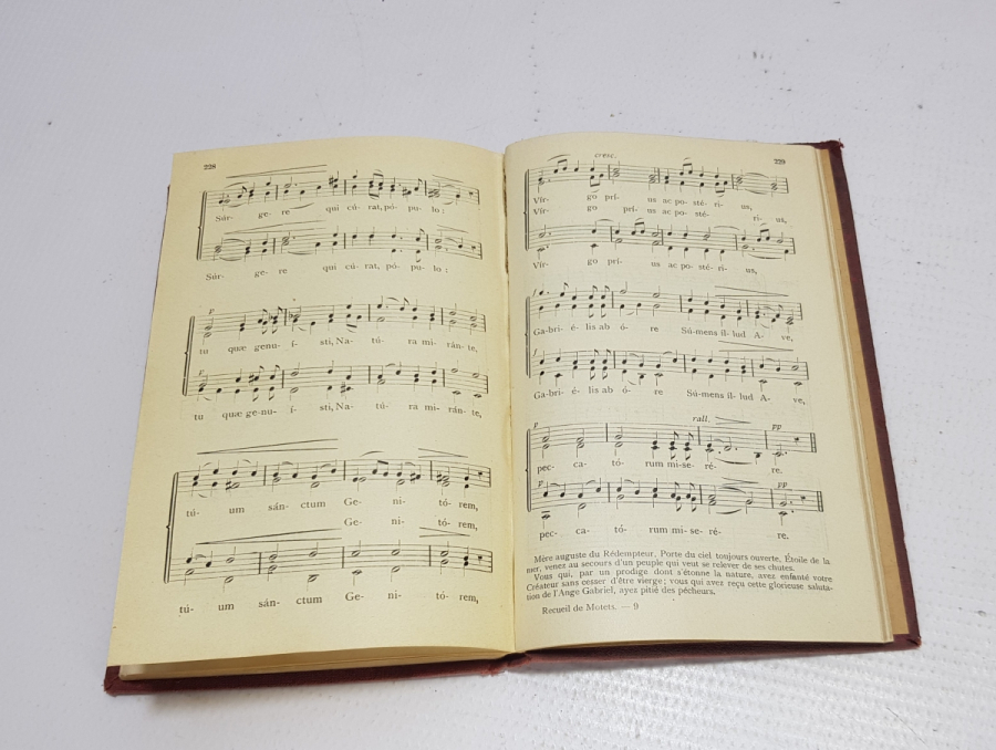 1922 TARİHLİ DİNİ İÇERİKLİ FRANSIZCA MÜZİK DEFTERİ