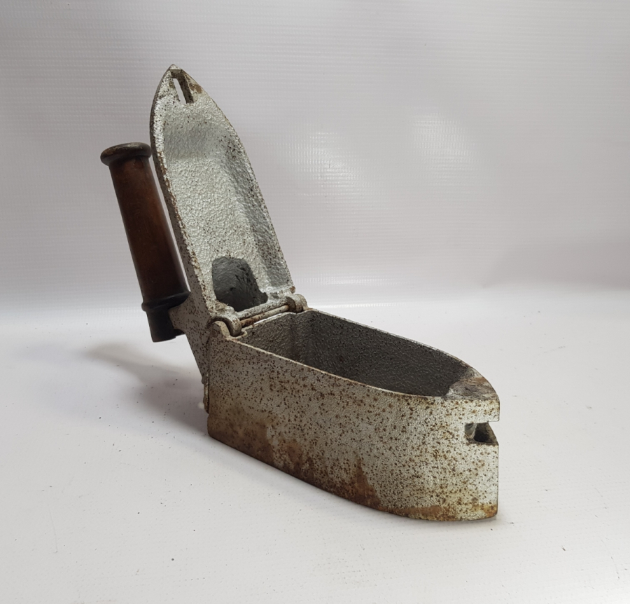 OSMANLI DÖNEMİ DEV BOYDA RUM İŞİ NADİR TERZİ ÜTÜSÜ