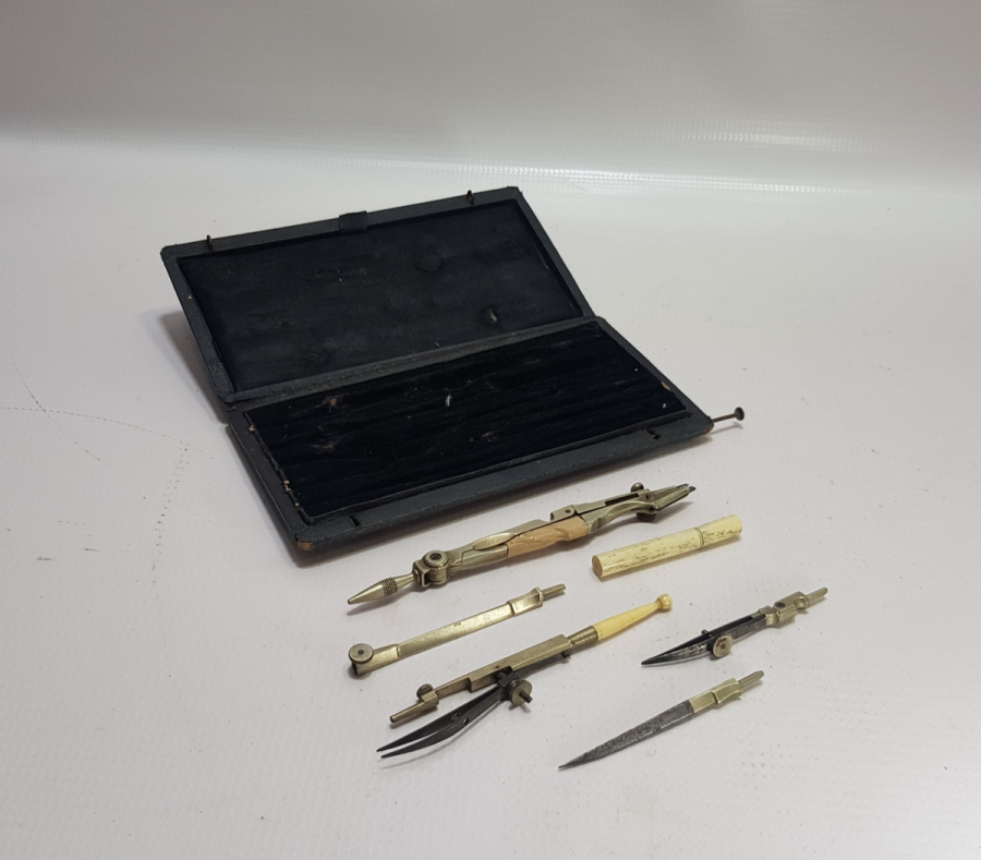 ORİJİNAL KUTUSUNDA OSMANLI DÖNEMİ MÜHENDİS ÇİZİM ALETLERİ - PERGEL KUTUSU