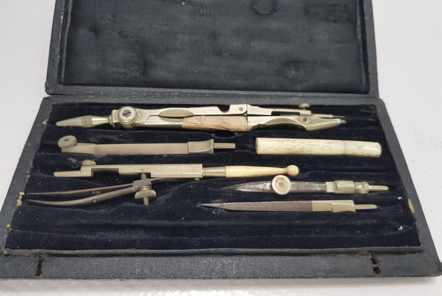 ORİJİNAL KUTUSUNDA OSMANLI DÖNEMİ MÜHENDİS ÇİZİM ALETLERİ - PERGEL KUTUSU