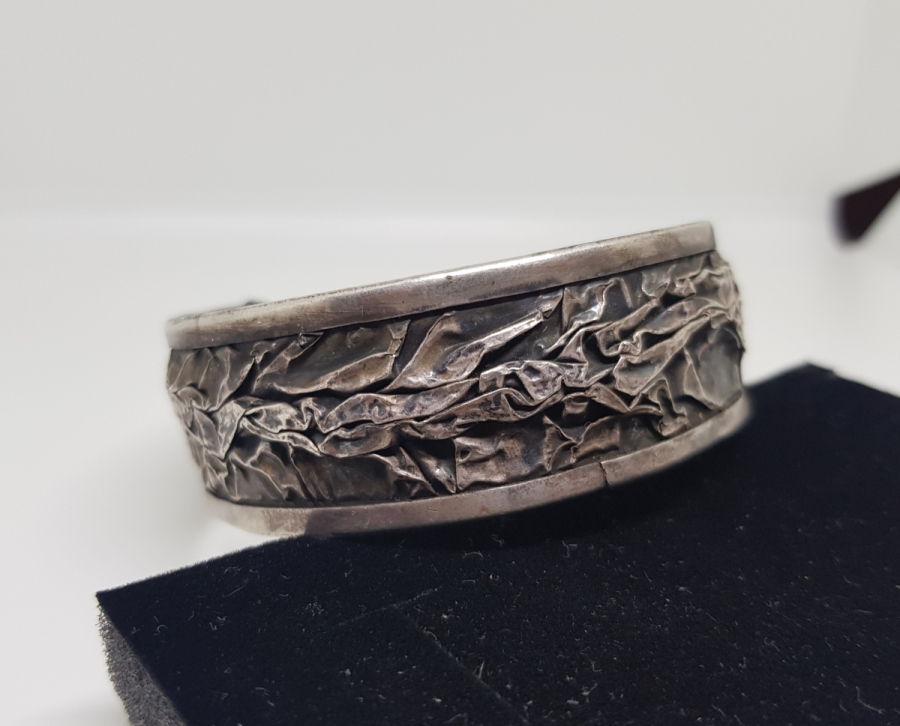 KABARTMA İŞÇİLİKLİ ÖZEL YAPIM BİLEZİK