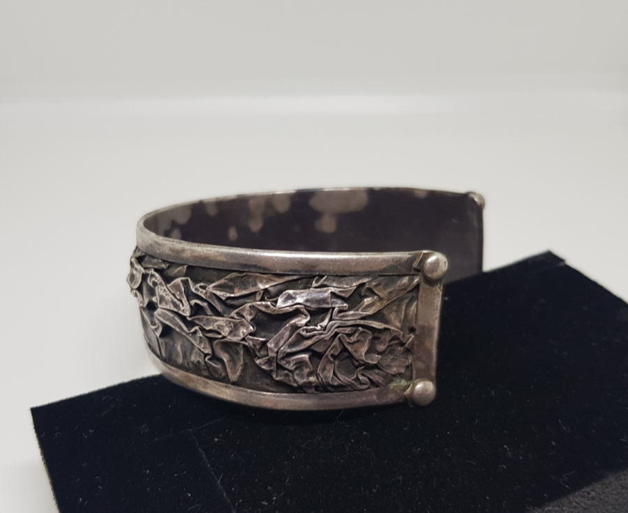 KABARTMA İŞÇİLİKLİ ÖZEL YAPIM BİLEZİK