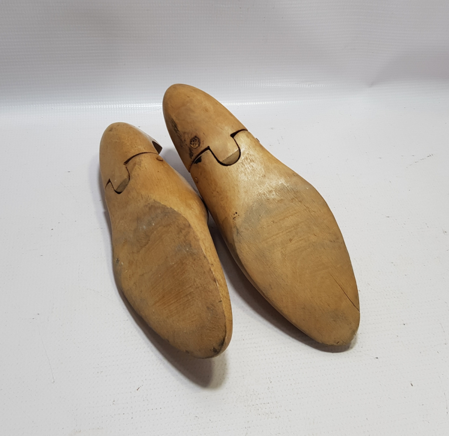 CUMHURİYET BAŞLARI EL YAPIMI AHŞAP AYAKKABICI KALIPLARI