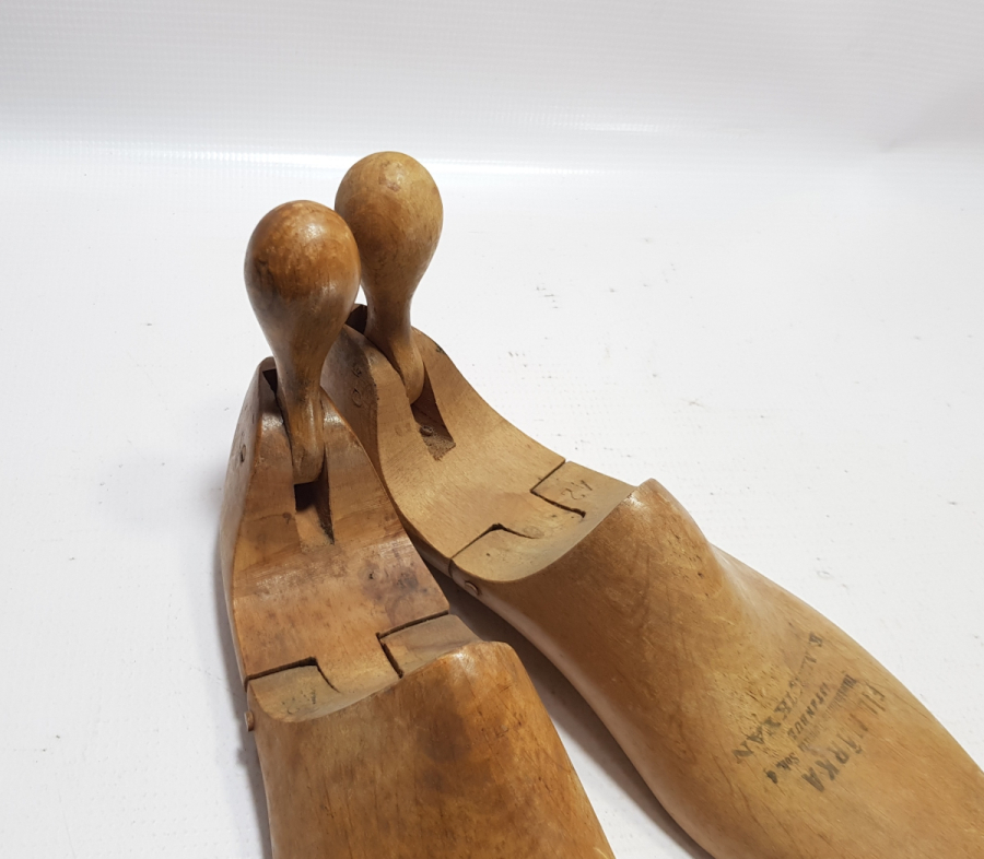 CUMHURİYET BAŞLARI EL YAPIMI AHŞAP AYAKKABICI KALIPLARI