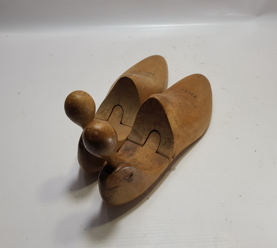 CUMHURİYET BAŞLARI EL YAPIMI AHŞAP AYAKKABICI KALIPLARI