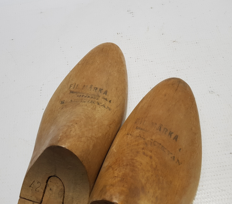 CUMHURİYET BAŞLARI EL YAPIMI AHŞAP AYAKKABICI KALIPLARI